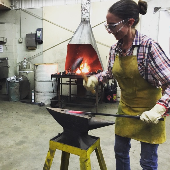 Meet your Posher, Jeri-beth - Picture 4 of 8